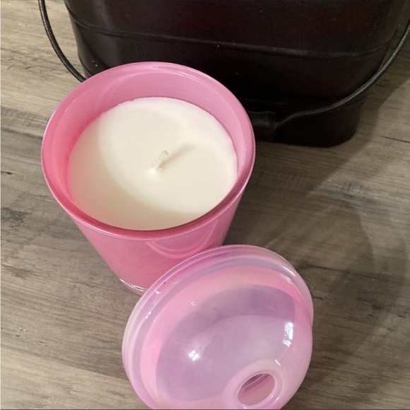 DW HOME BUBBLE GUM FLOAT LARGE CANDLE - Picture 4 of 4